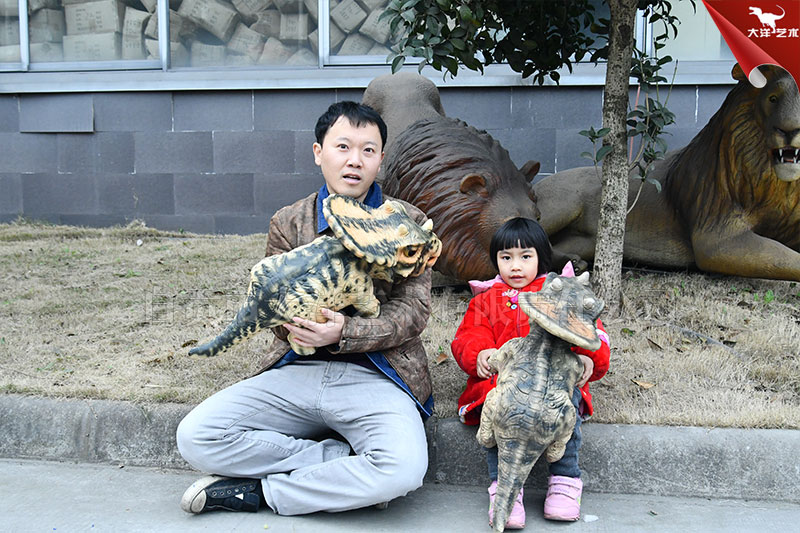 恐龍手偶，仿真手偶恐龍
